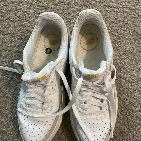 Women’s Nike with leopard - Picture 3 of 4